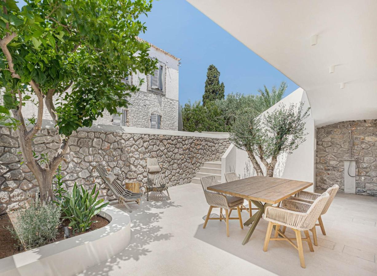 Pearl House - Luxurious New Beach Villa In Spetses Stunning View Ligoneri Exteriör bild